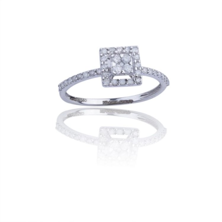 Buy Diamond Jewellery for Wife Online in India.