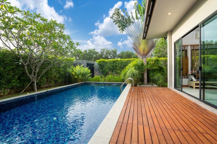 Choosing the Right Decking Material for Your Melbourne Home