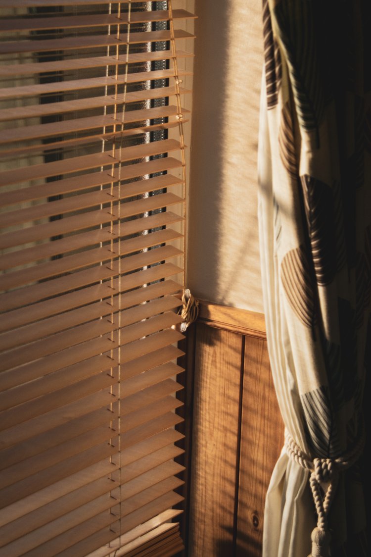 Vertical vs. Horizontal Blinds: The Pros and Cons