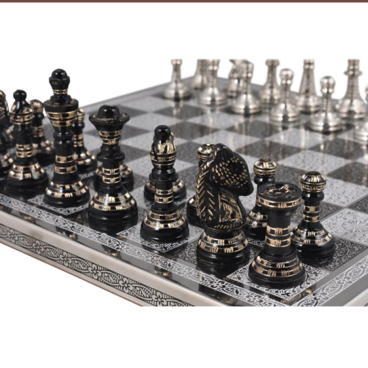 Royal Chess Mall | Chess Piece: Buy Handcrafted Chess Pieces.