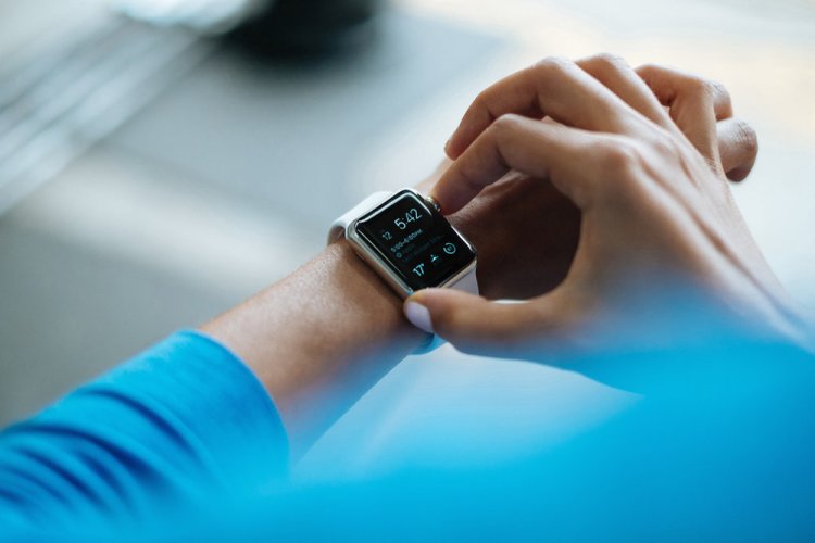 Fitness Tracker Market by End-user, Application, and Geography - Forecast and Analysis 2022-2030