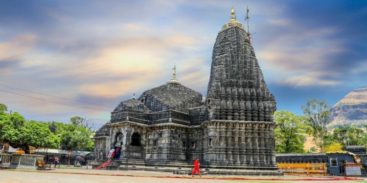 Exploring the Spiritual Essence: 12 Jyotirlinga Tour Package in Maharashtra
