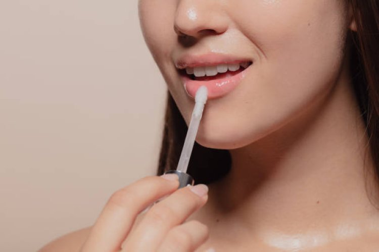 Lip Gloss Market Size, Exploring Share and Scope for 2018-2028
