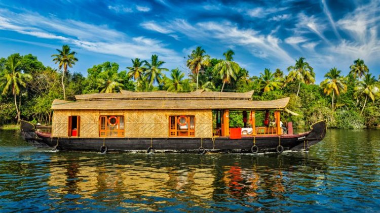 A Guide to Selecting Your Alleppey Houseboat