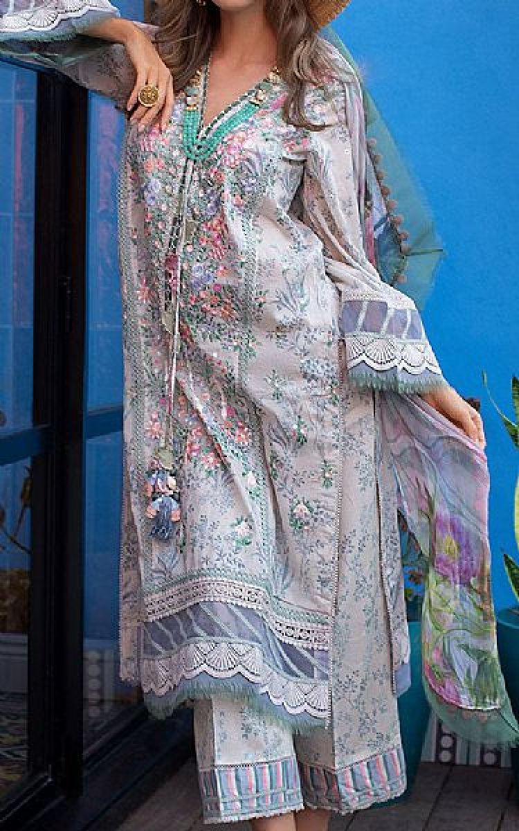 Discover Beautiful Pakistani Outfits Online In The USA