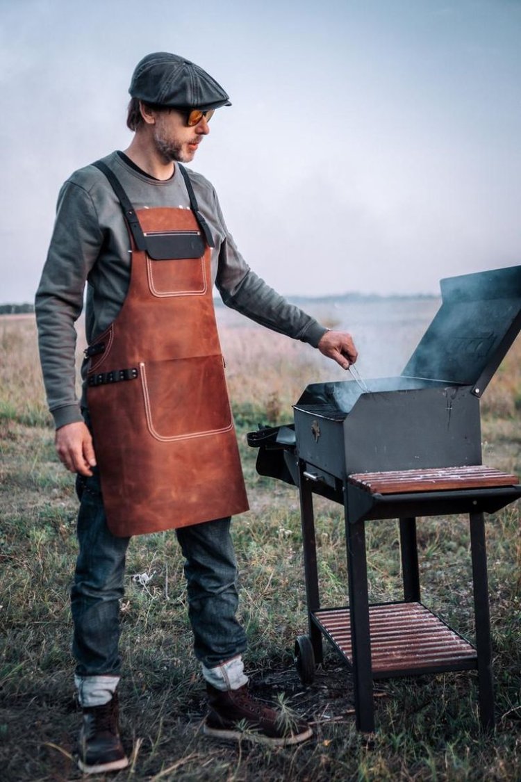 How Leather Aprons Elevate Your Kitchen Experience