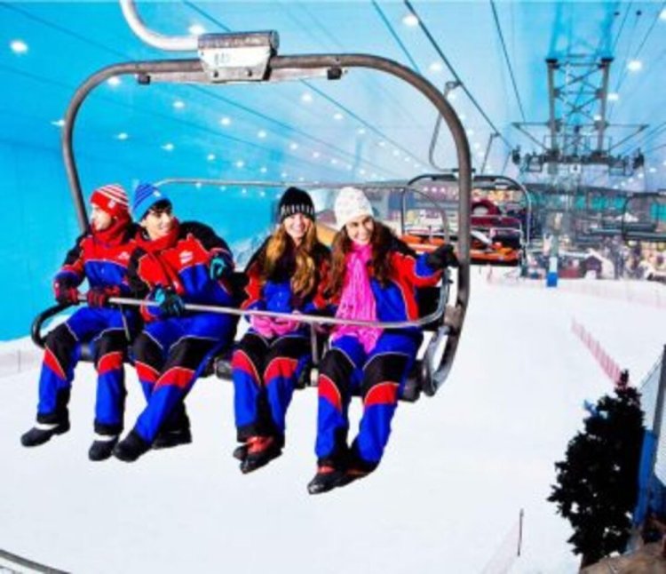 Discover the Thrills of Skiing and Snowboarding at Ski Dubai