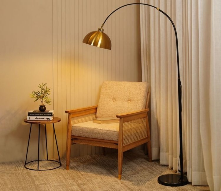 How to Incorporate Living Room Floor Lamps Effectively?