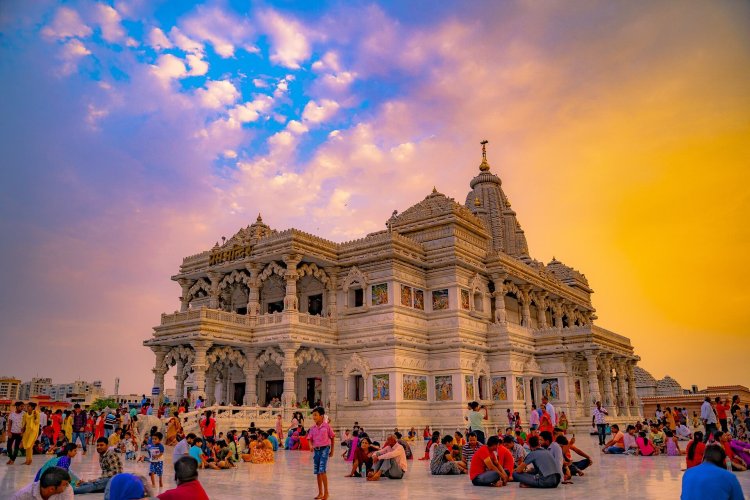Walk in Krishna's Footsteps: Experience the Birthplace of Krishna - Mathura Vrindavan Agra Tour
