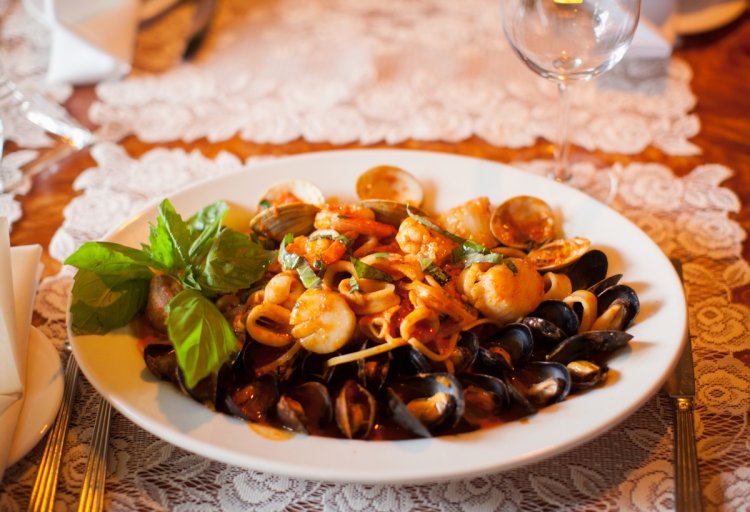 The Ultimate Guide to Reserving Catering Services for Italian Cuisine Enthusiasts
