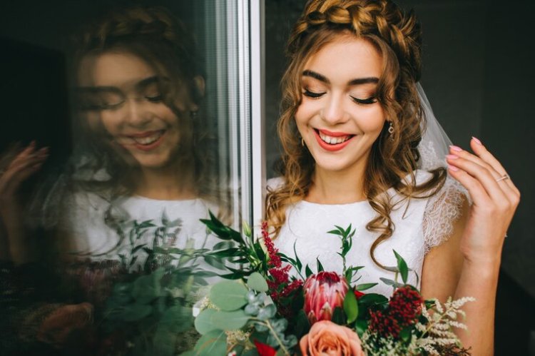 Bridal Glow-Up: Hair, Makeup, and Styling Tips for Your Photoshoot