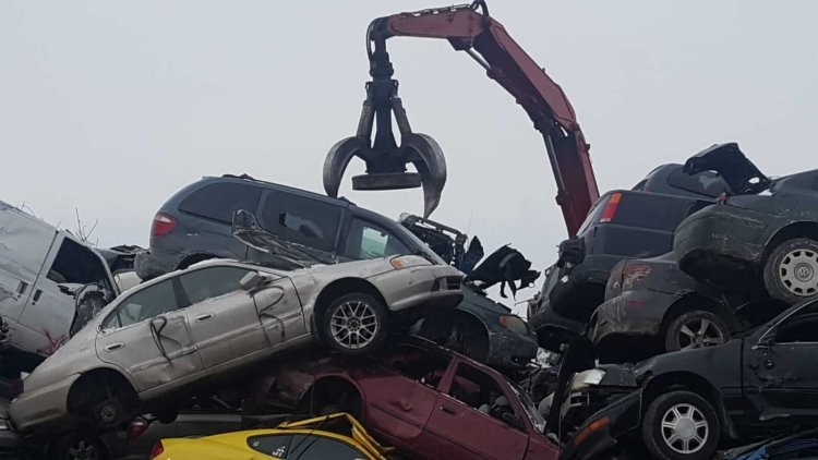 "The Process of Junk Car Removal in Detroit: What to Expect"