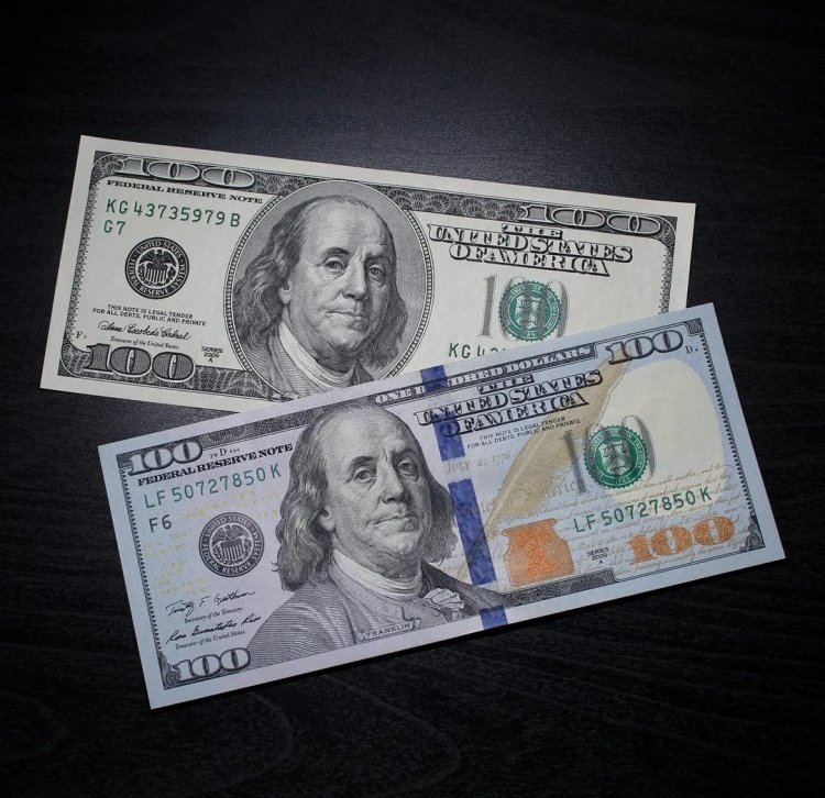 counterfeit money that looks real