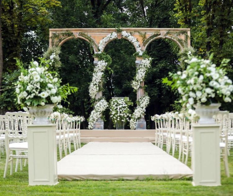 The Benefits of Hiring a Wedding Planner for Your Outdoor Utah Wedding
