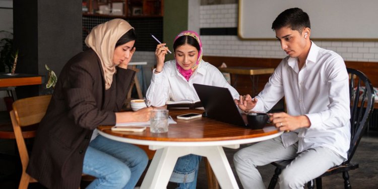 Benefits of Hiring an Education Consultants in Saudi Arabia