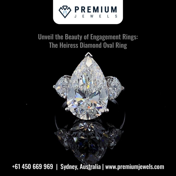 Unveil the Beauty of Engagement Rings: The Heiress Diamond Oval Ring