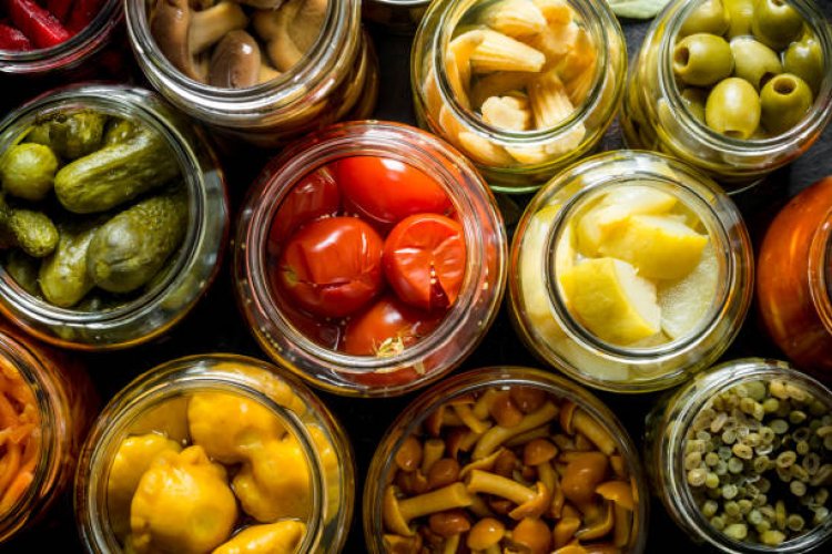 What's Driving the Food Preservative Market Trends? Cargill, Inc., Kemin Industries, Inc., Archer Daniels Midland Company, Tate & Lyle Plc, Koninklijke DSM N.V.