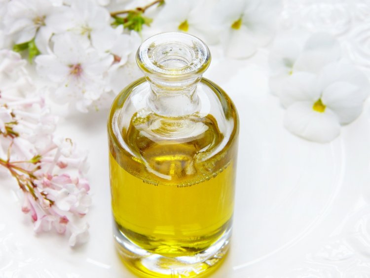 Top Benefits of Using Oil Cleansers for Dry Skin: A Comprehensive Guide