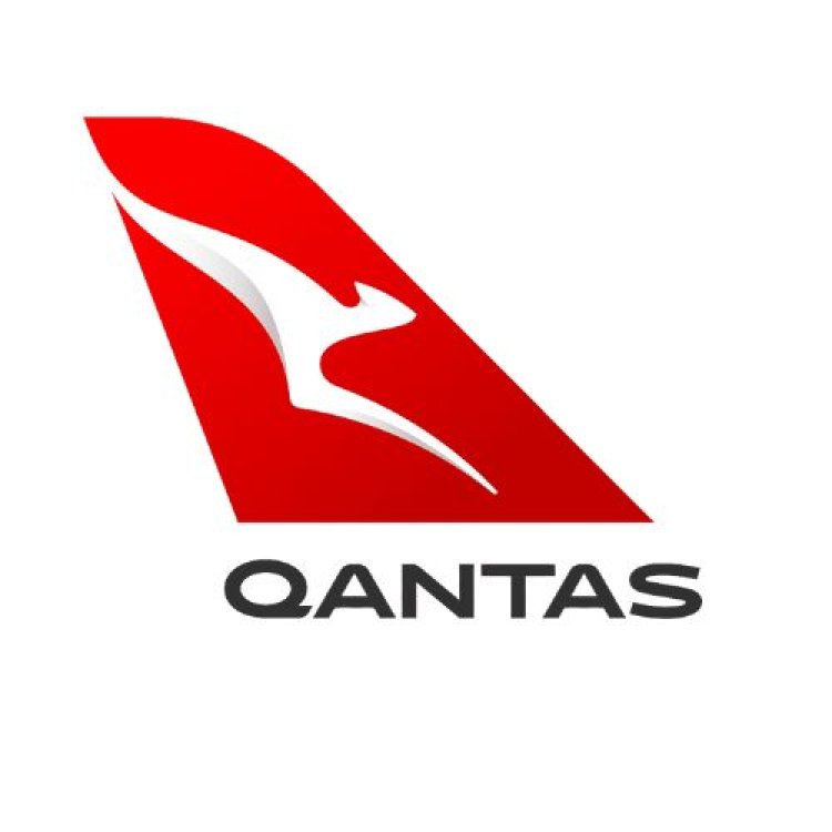 How do I speak to someone at Qantas Airways?