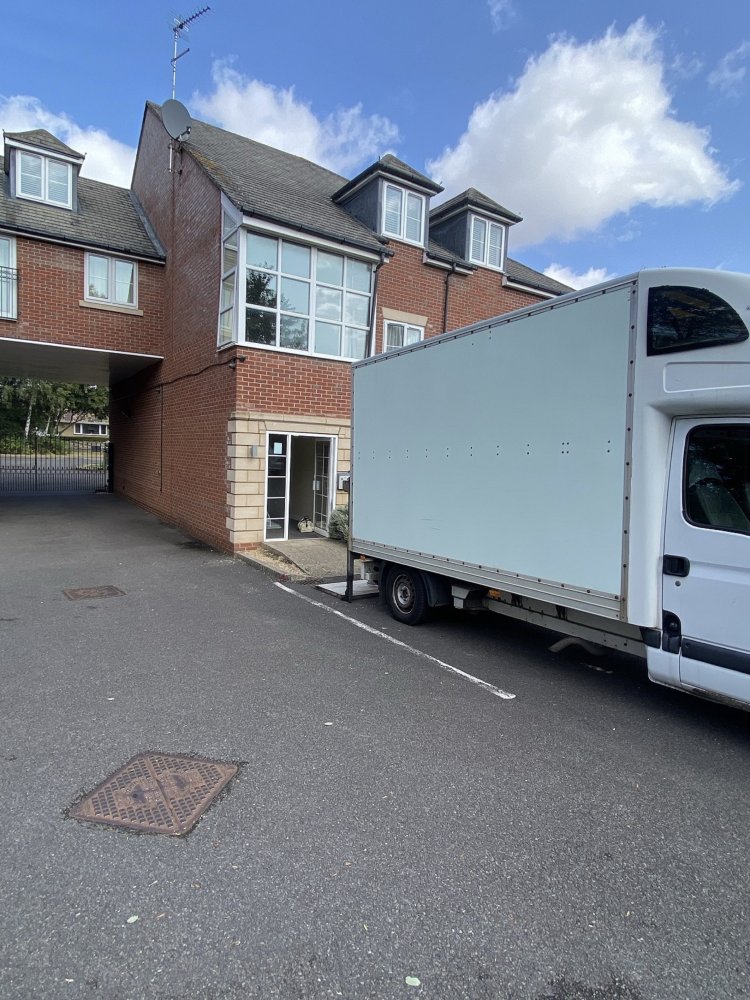 Looking for Hassle-Free Removals Leicestershire? TDN MAN&VAN Is Here to Help!