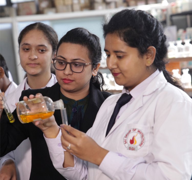 Career Opportunities After Completing a Pharmacy Course in India