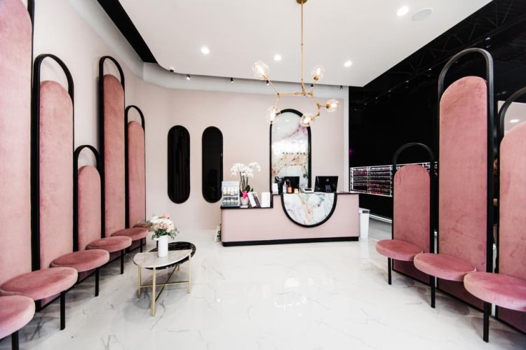 Gloss Nail Bar