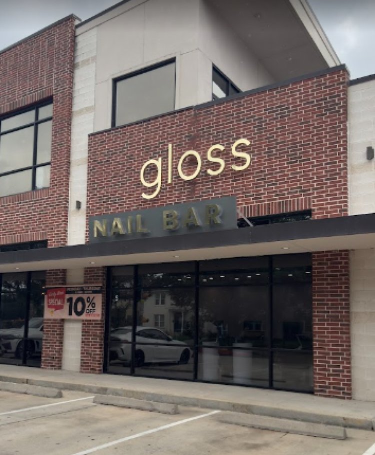 Gloss Nail Bar