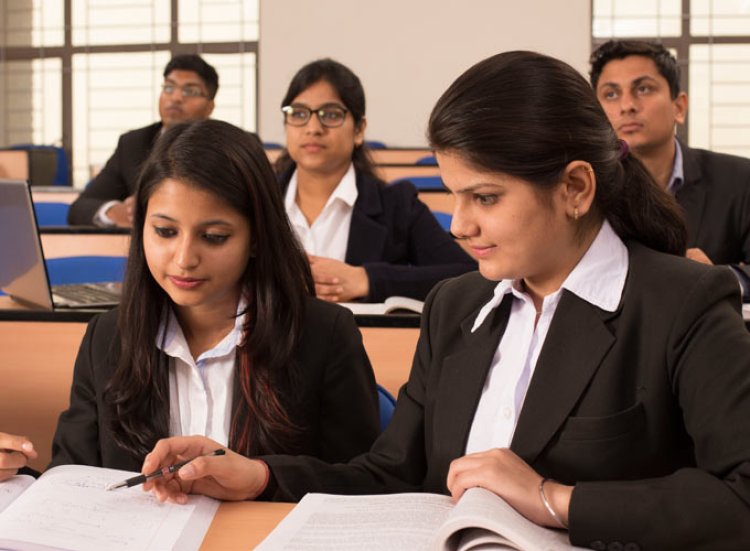 Make Your Future with the Top BBA Colleges in Pune and Mumbai