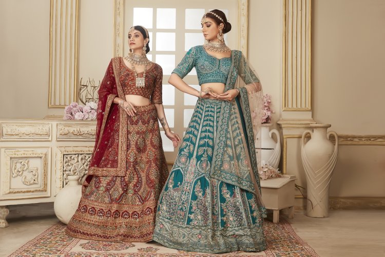 Mumbai's premier spot for bridal lehenga rentals is Jain Collections.