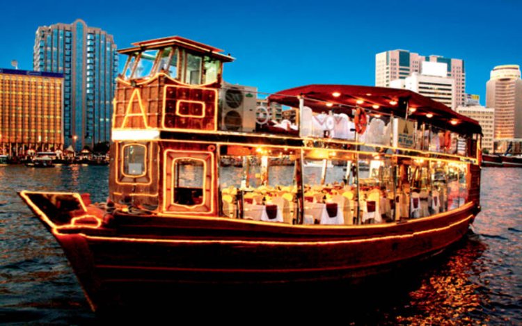 Top Reasons to Choose Dubai Dhow Cruise Creek – A Four-Star Floating Restaurant