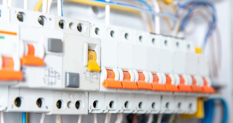 Circuit Breaker Buyers | Get Top Value with TheCircuitBreakersource