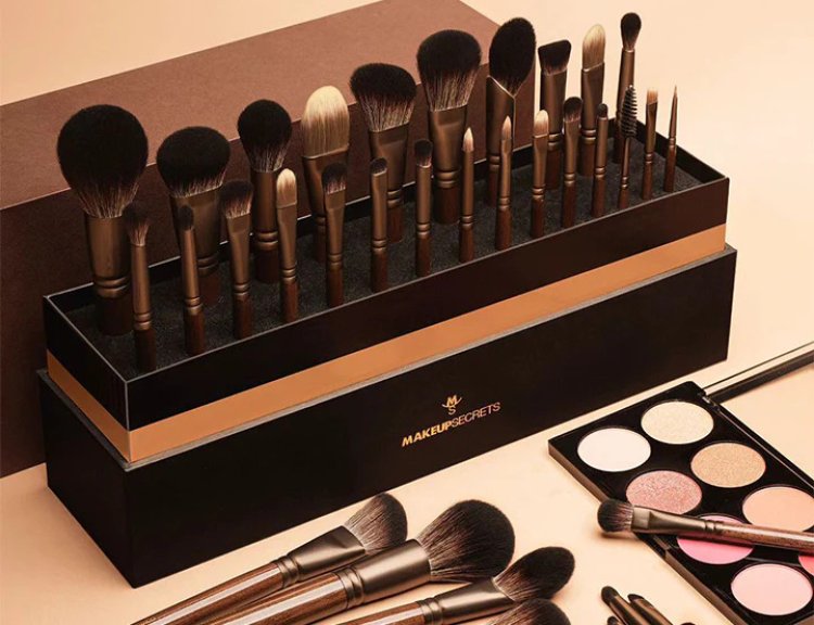 Professional makeup brush set  |  Makeup Secrets