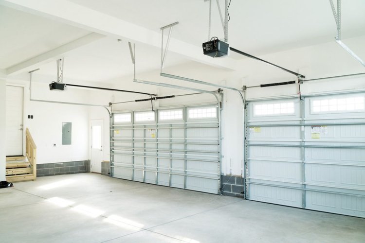 How Garage Door Experts In MI Solve Problems DIY Solutions Can't