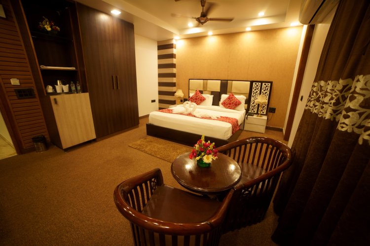 Best Rooms for Family Stay in Janakpuri West Delhi