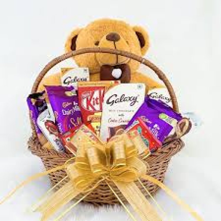 Top 10 Anniversary Gifts Online to Surprise Your Wife and Celebrate Love