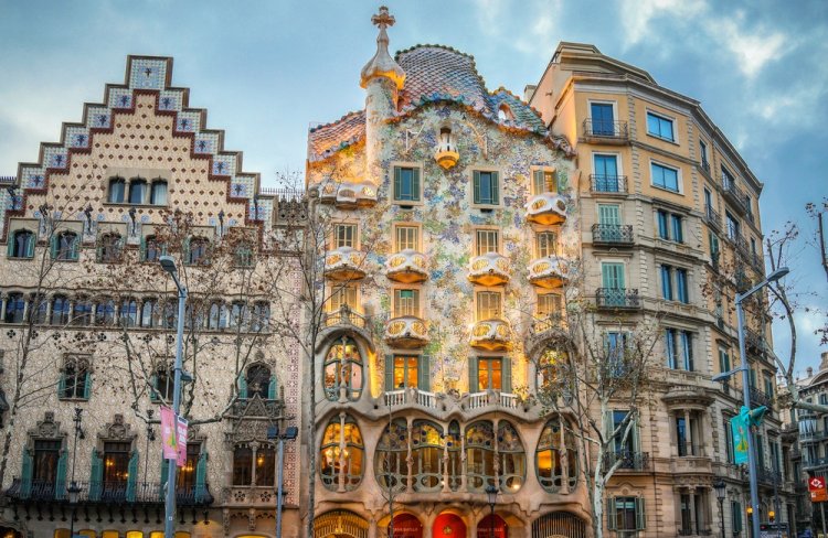 Barcelona's Famous Architect: Unveiling the Genius of Antoni Gaudí