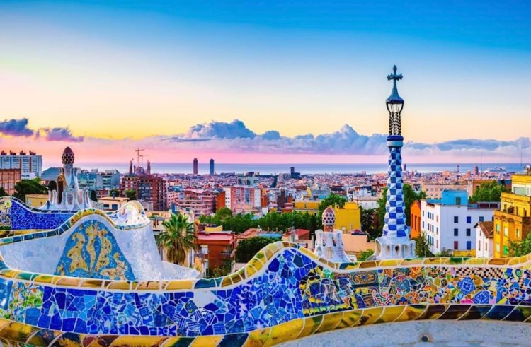 The Definitive Guide to the Best Time to Visit Park Güell, Barcelona