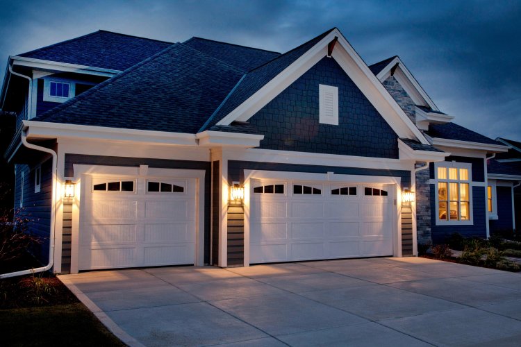 Top Residential Garage Door Installation in Tampa, FL
