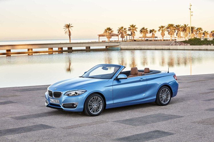 Why Should I Rent a Car While Visiting Dubai?