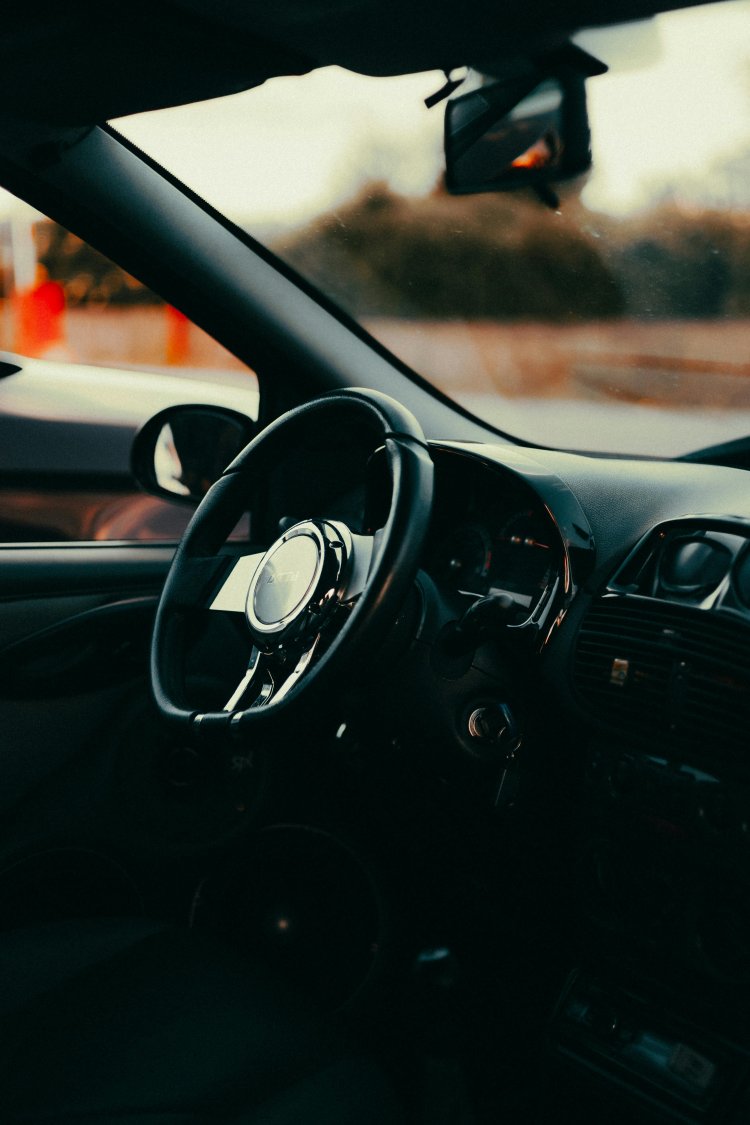 Canadian Black Car: The Premier Choice for Waterloo Airport Limo Service and Limousine Service in Waterloo Ontario