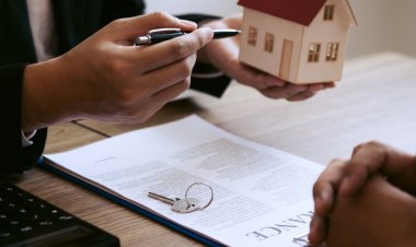 How Do Calgary Mortgage Brokers Help Clients Understand Mortgage Terms?