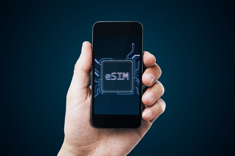 What is an eSIM Card? How It Makes Switching Carriers Easier