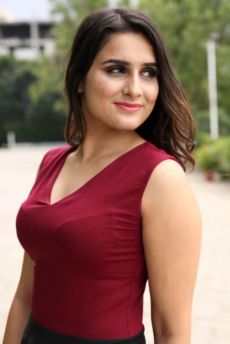Dubai Indian Escort +971508316696