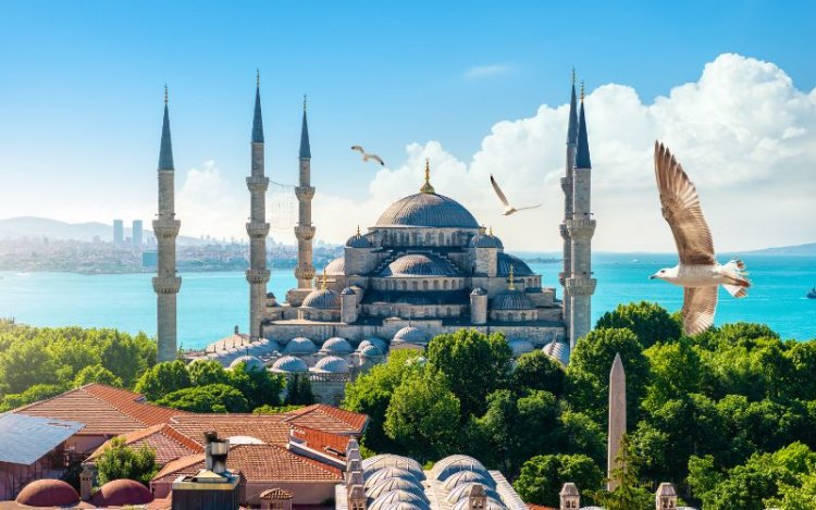 أشهى الأطباق التركية التي يجب تجربتها في إسطنبول