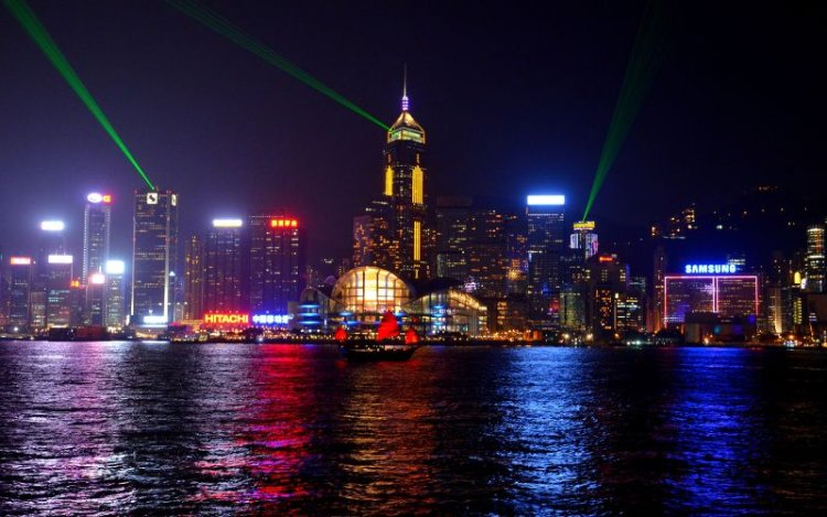 Top 10 Must-Visit Attractions in Hong Kong