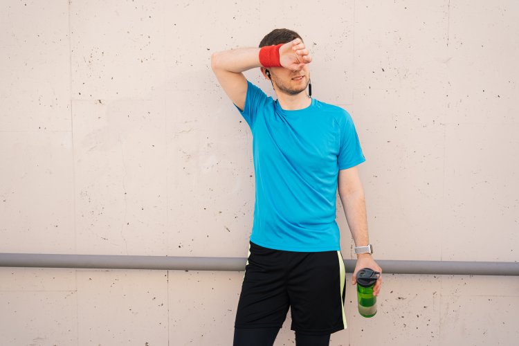 How to Choose the Right Active T‑Shirt for Men: Fit, Fabric, and Function