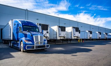 How Commercial Truck Repair Services Improve Fleet Safety & Compliance