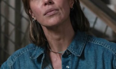 Marshals S01 Arielle Kebbel Blue Denim Jacket – A Classic Staple with a Modern TV Style Twist