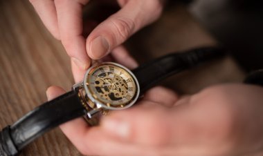 Smart Luxury Buying: How to Choose the Right Watch Without Overspending
