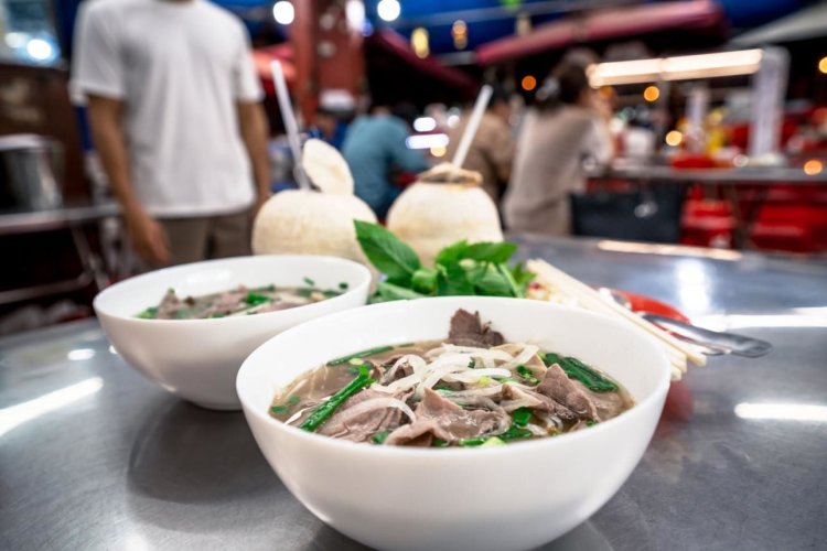 Vietnam vs Thailand: Which Country Should You Visit?